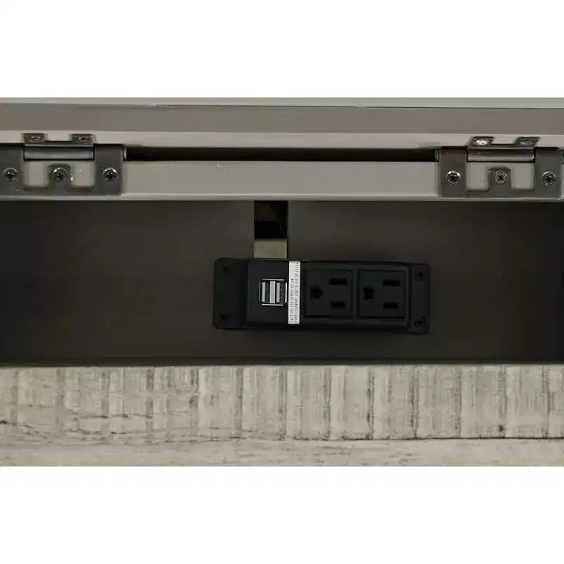 Tavolino laterale in pino massiccio con ricarica USB 79 A x 46 L x 61 P cm
