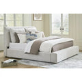 Letto imbottito con piattaforma Cabalynn color marrone chiaro Signature Design by Ashley