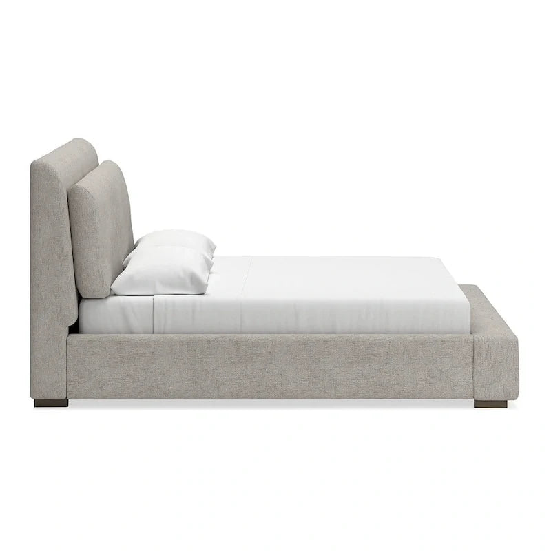 Letto imbottito con piattaforma Cabalynn color marrone chiaro Signature Design by Ashley