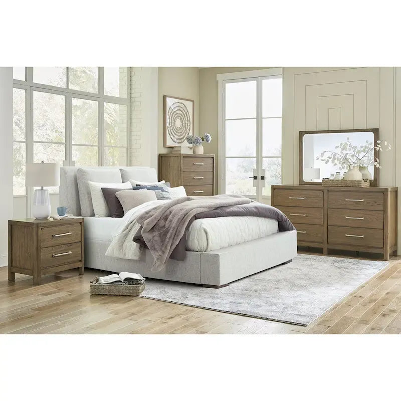 Letto imbottito con piattaforma Cabalynn color marrone chiaro Signature Design by Ashley