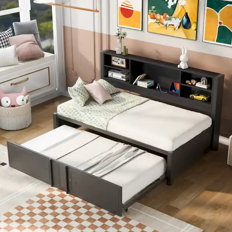 Letto a giorno in metallo matrimoniale con rotelle matrimoniali, mensole portaoggetti, porte USB