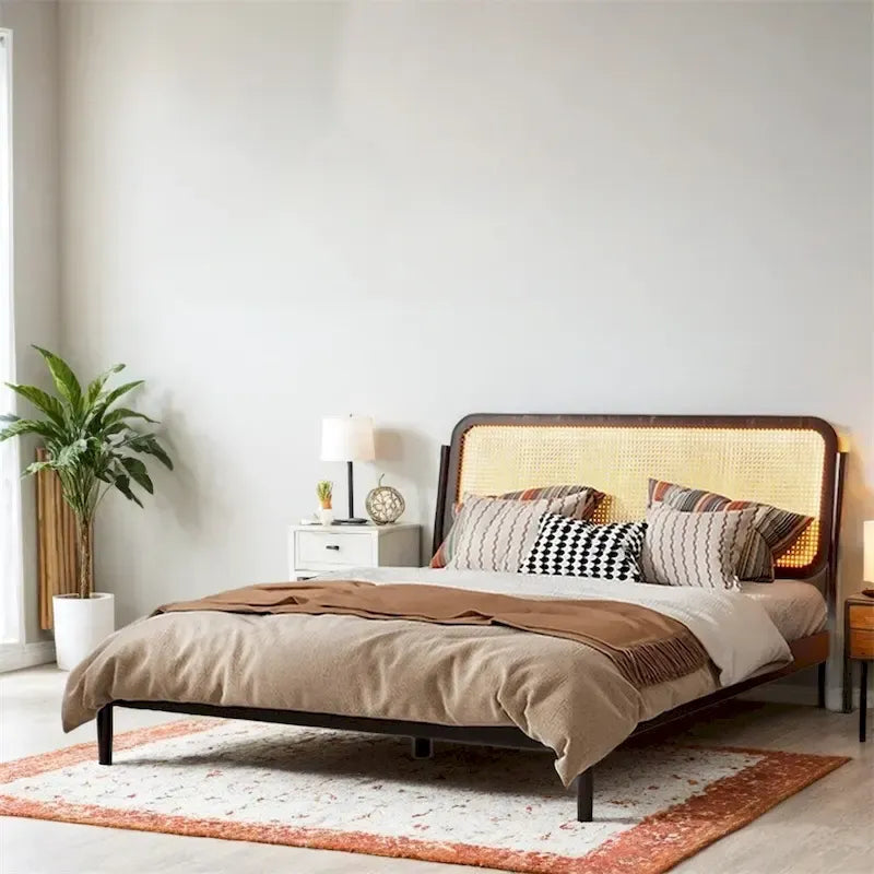 Letto matrimoniale con contenitore in legno e luce LED, testiera in rattan