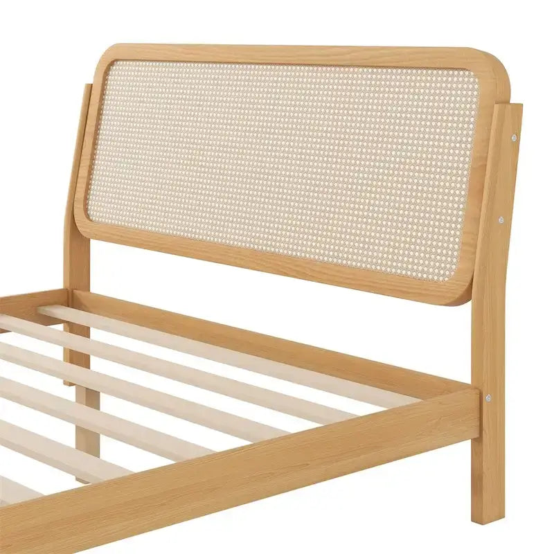 Letto matrimoniale con contenitore in legno e luce LED, testiera in rattan