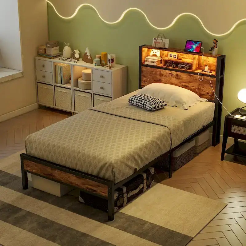 Cadre de lit double avec tête de lit de rangement, plateforme de lit en métal avec station de recharge, rangement bibliothèque, aucun sommier tapissier requis