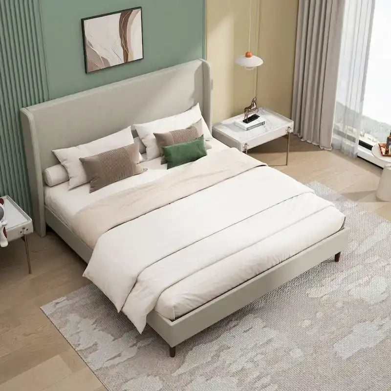 Letto a piattaforma King Size con gambe in legno massello e sistema di supporto a 12 doghe