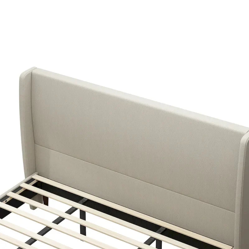 Letto a piattaforma King Size con gambe in legno massello e sistema di supporto a 12 doghe