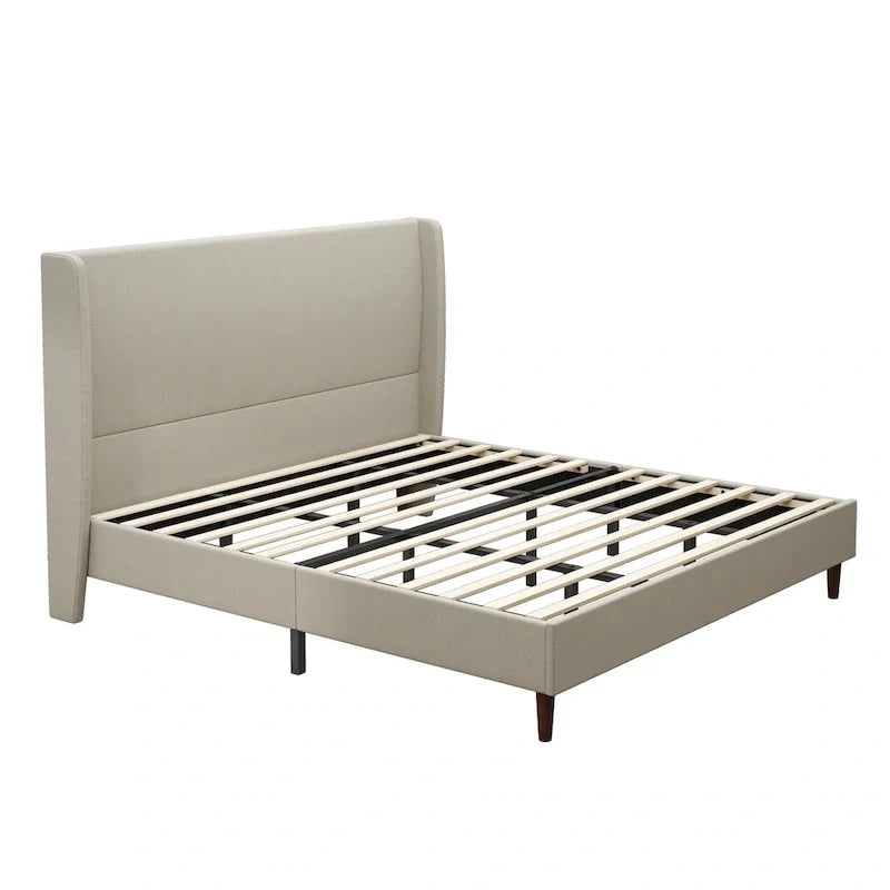 Letto a piattaforma King Size con gambe in legno massello e sistema di supporto a 12 doghe