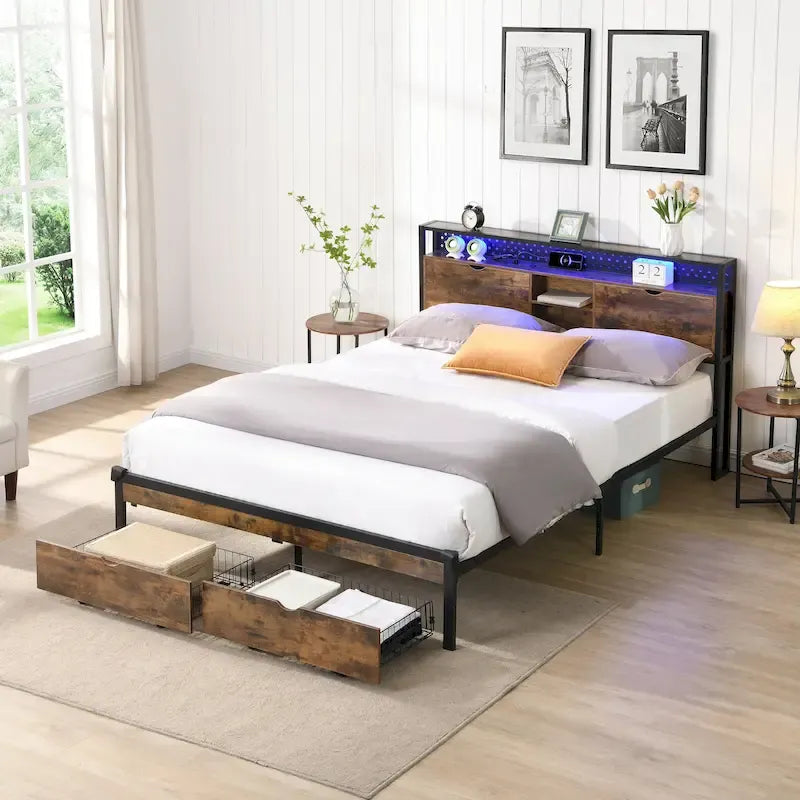 Lit plateforme en métal noir et marron King Size avec tête de lit en bois, tiroirs et LED