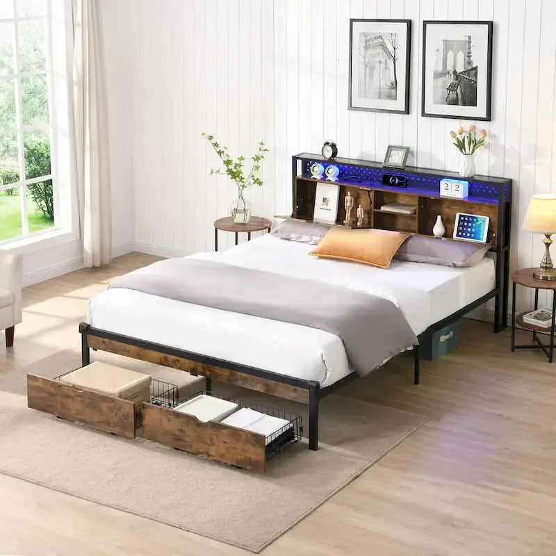Lit plateforme en métal noir et marron King Size avec tête de lit en bois, tiroirs et LED