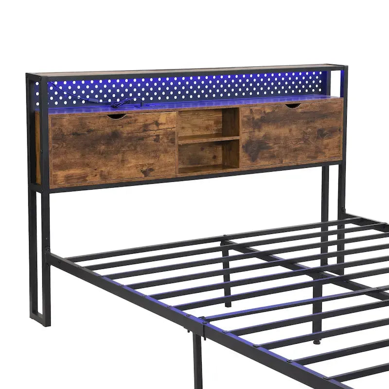 Lit plateforme en métal noir et marron King Size avec tête de lit en bois, tiroirs et LED