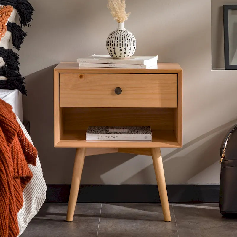 Table de chevet Middlebrook Mid-Century en bois massif avec 1 tiroir et 1 étagère