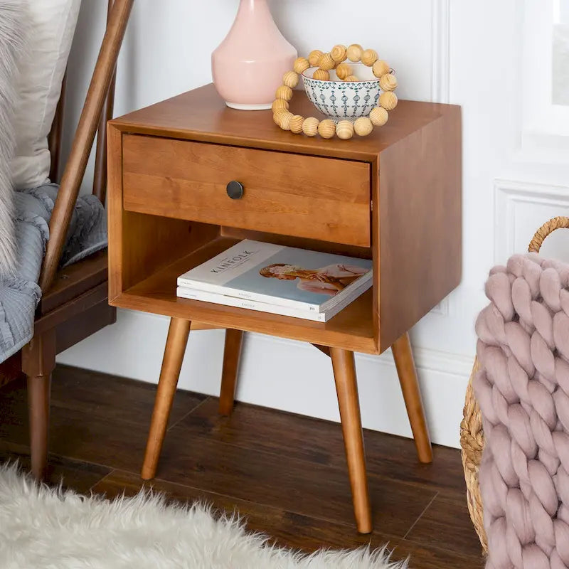 Table de chevet Middlebrook Mid-Century en bois massif avec 1 tiroir et 1 étagère