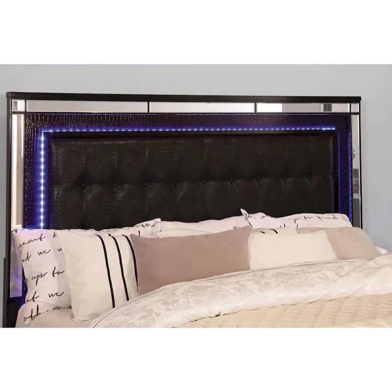 Lit rembourré capitonné en bois massif moderne Derc avec LED par Furniture of America