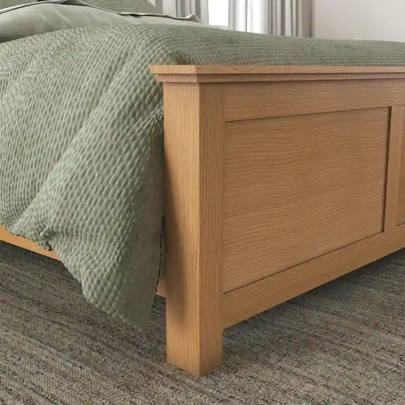 Lit King Size en Bois Marron Oak Park, Deux Tables de Chevet et Commode