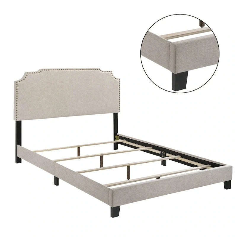 Letto Imbottito con Dettagli Borchiati Beige