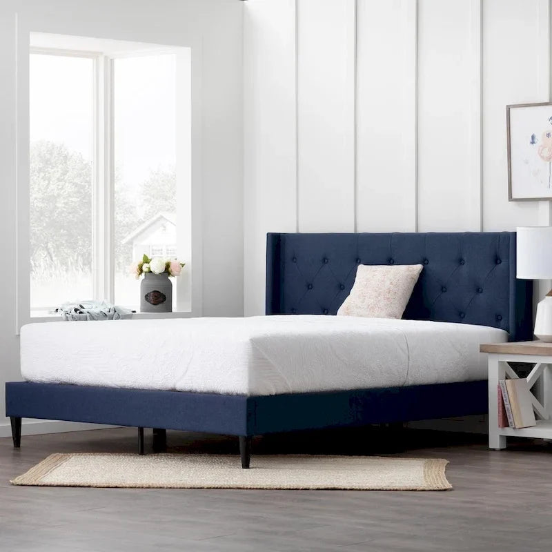Letto imbottito con testiera ad alette Brookside Isabelle con bottoni trapuntati