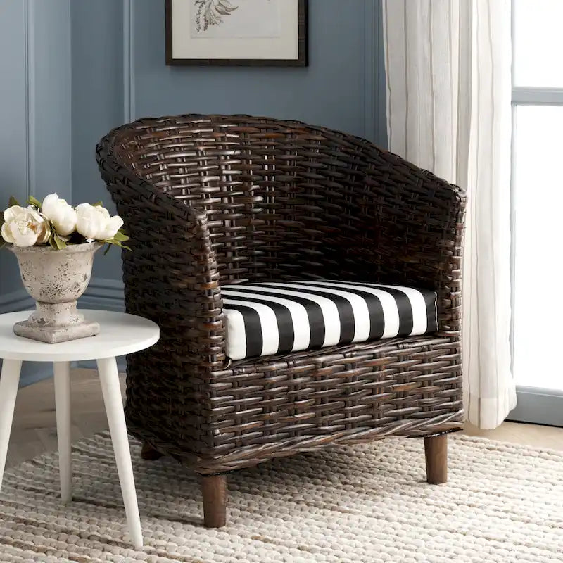 Fauteuil tonneau SAFAVIEH Charla en rotin avec coussin – 29,1 x 27,2 x 32,7 – 29 la. x 27 prof. x 33 h.