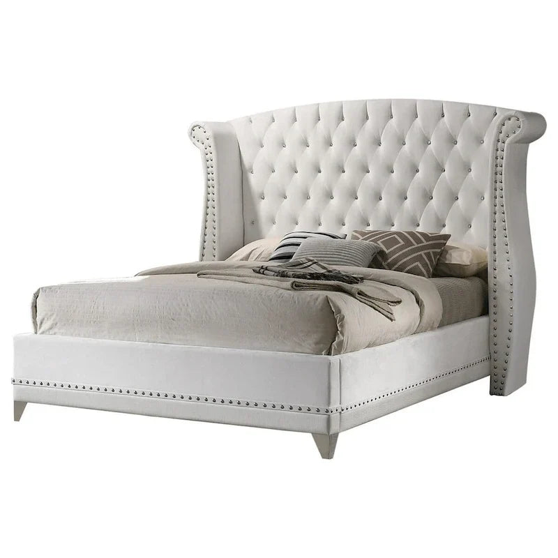 Letto matrimoniale king size Dini California, capitonné con bottoni in cristallo, rivestimento in velluto bianco