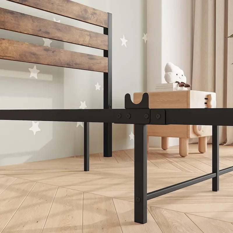 Struttura letto a piattaforma con testiera in legno rustico vintage