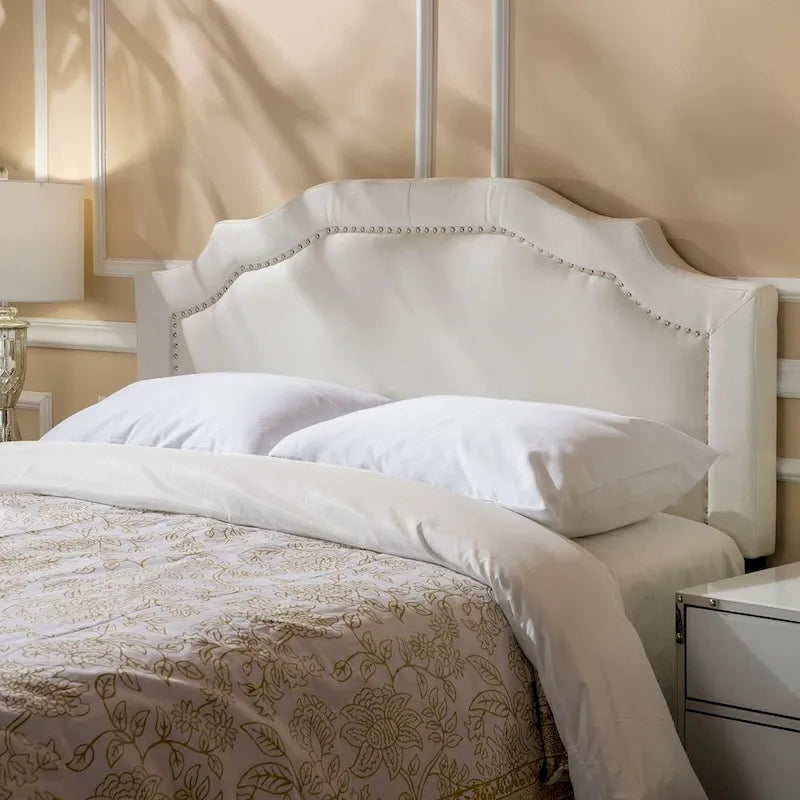 Tête de lit 62" Queen avec garniture cloutée par Christopher Knight Home