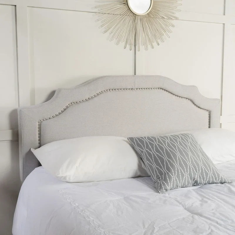 Tête de lit 62" Queen avec garniture cloutée par Christopher Knight Home
