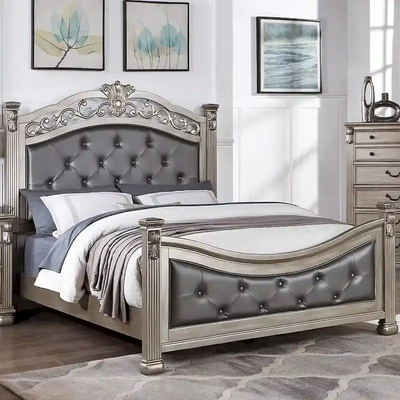 Letto imbottito con testiera e pediera in argento antico
