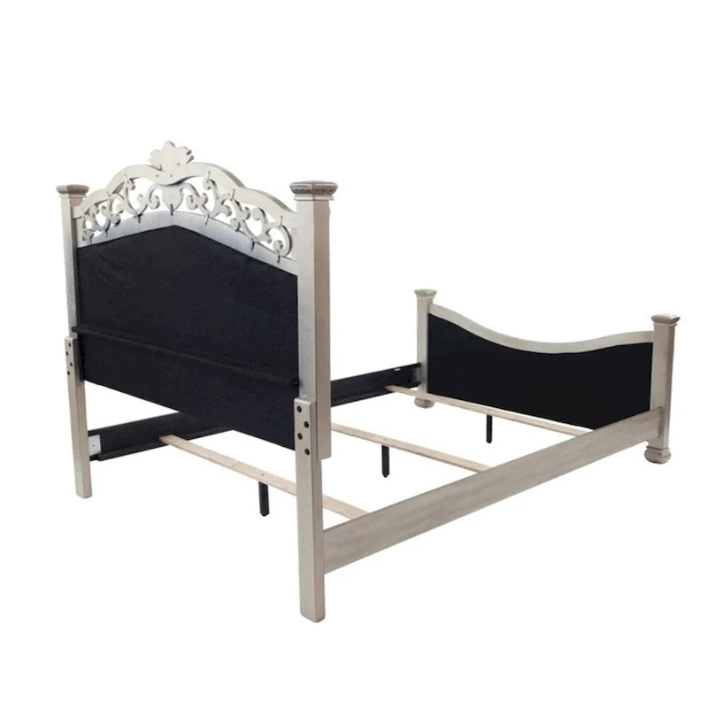 Letto imbottito con testiera e pediera in argento antico