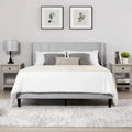 Letto matrimoniale Eleanor imbottito con testiera a righe verticali