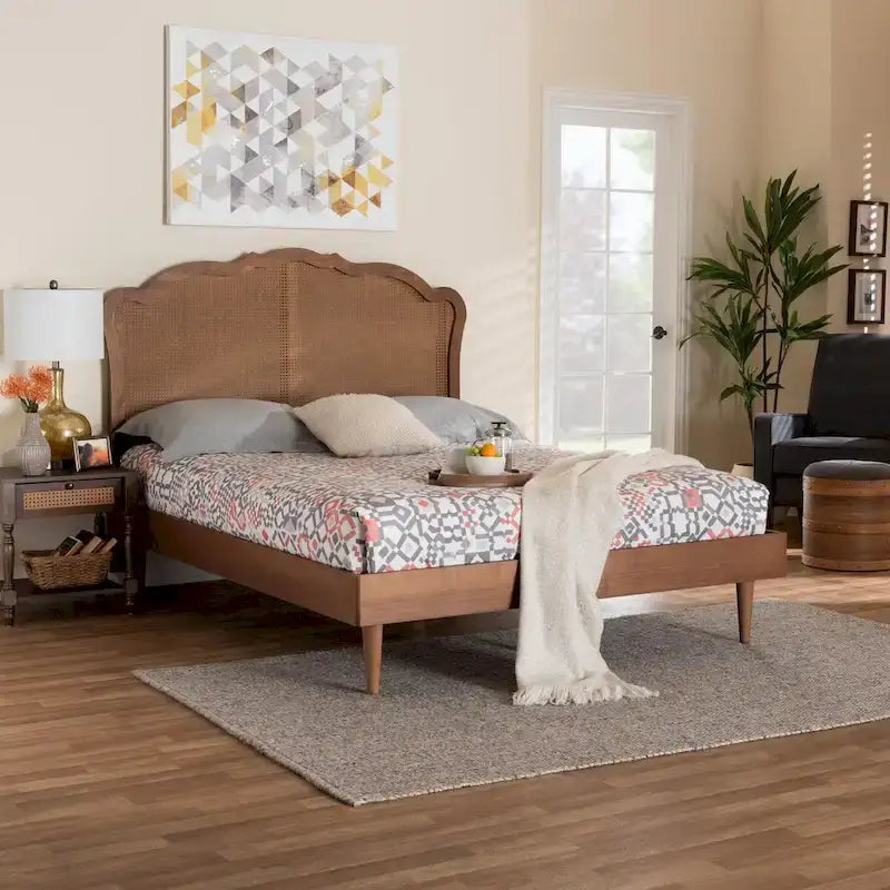 Letto a Piattaforma Camden Mid-Century in Legno di Noce Marrone e Rattan
