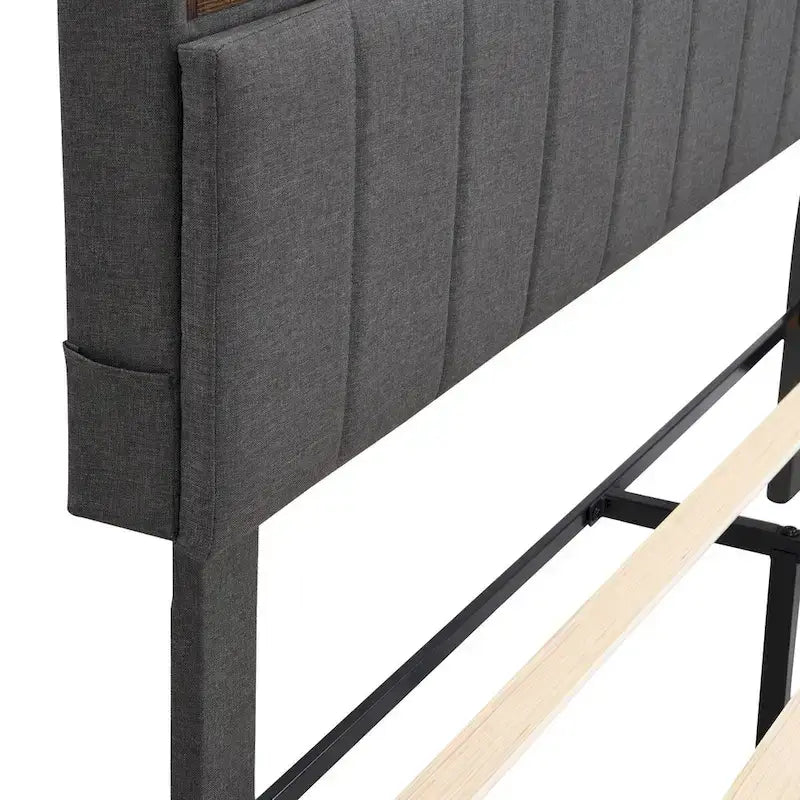 Letto imbottito con piattaforma, testiera contenitore e porta USB