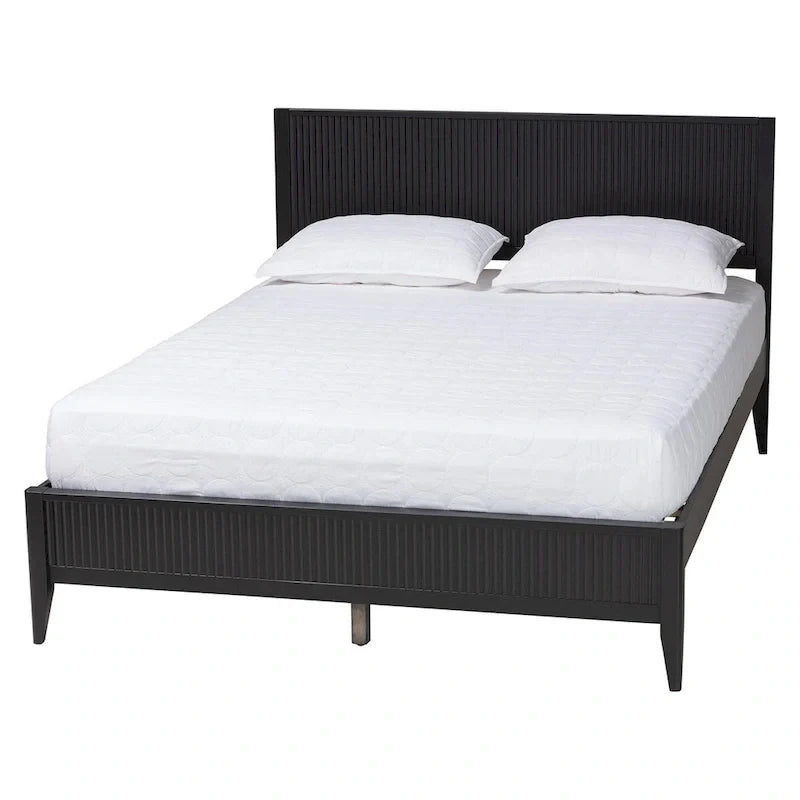Letto a piattaforma Primrose in legno scanalato stile Mid-Century
