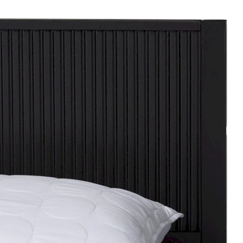 Letto a piattaforma Primrose in legno scanalato stile Mid-Century
