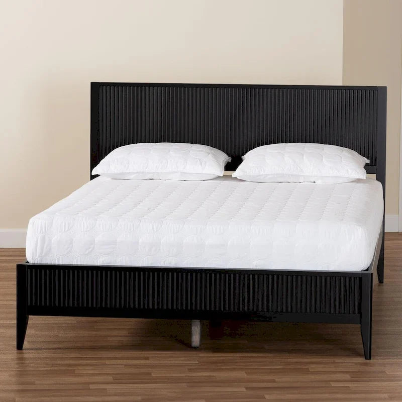 Letto a piattaforma Primrose in legno scanalato stile Mid-Century