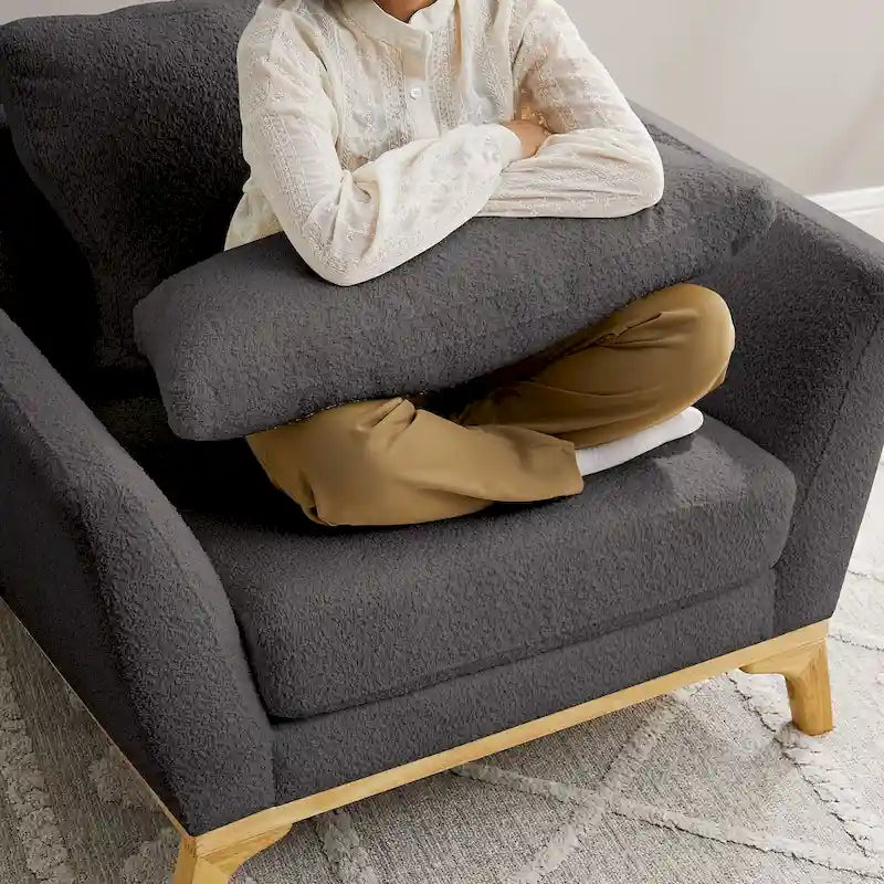 VANOMi 41.7 Modern Flared Arm Accent Chair