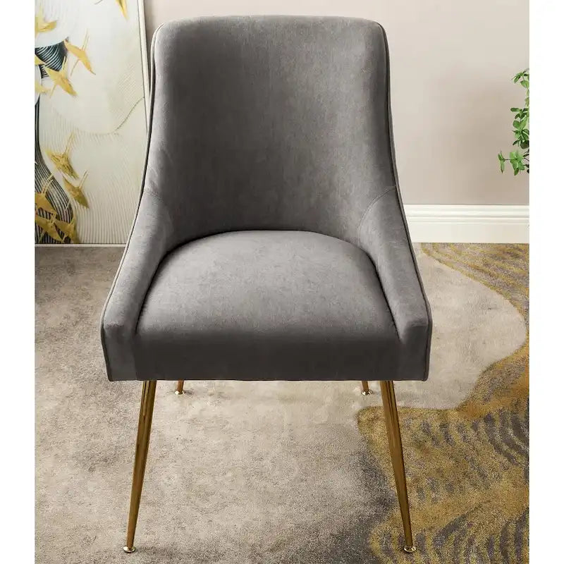 Chaise de luxe en velours avec dossier élégant, pieds en métal doré et revêtement doux Assise confortable
