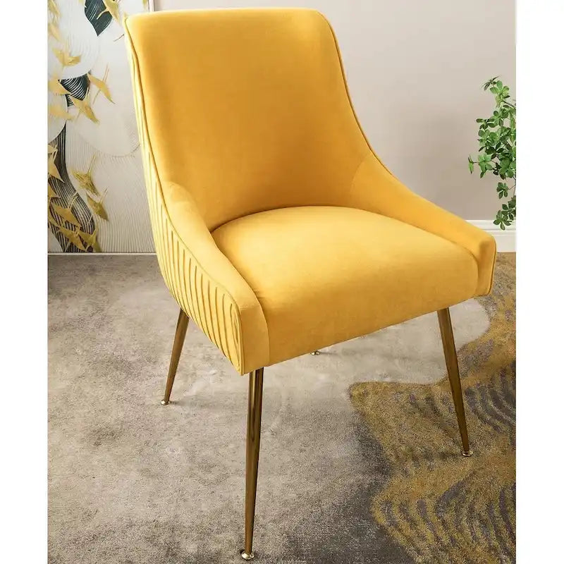 Chaise de luxe en velours avec dossier élégant, pieds en métal doré et revêtement doux Assise confortable