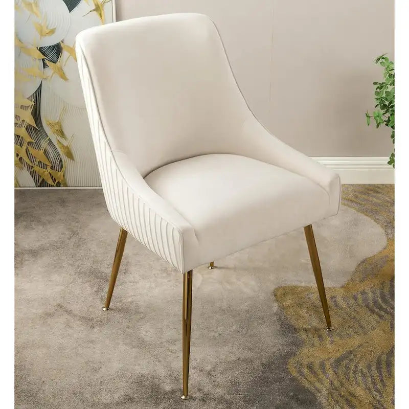 Chaise de luxe en velours avec dossier élégant, pieds en métal doré et revêtement doux Assise confortable