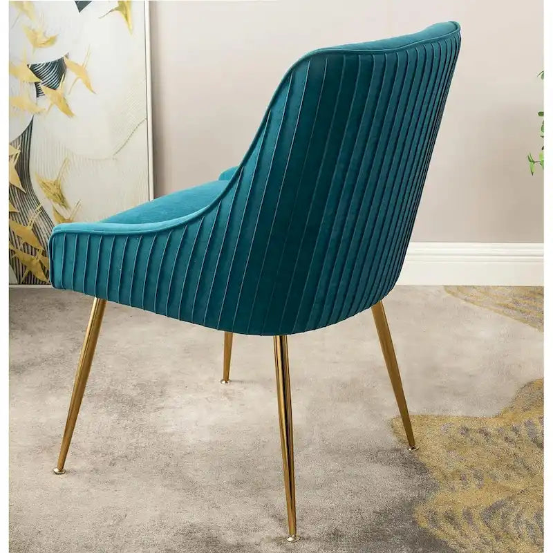 Chaise de luxe en velours avec dossier élégant, pieds en métal doré et revêtement doux Assise confortable