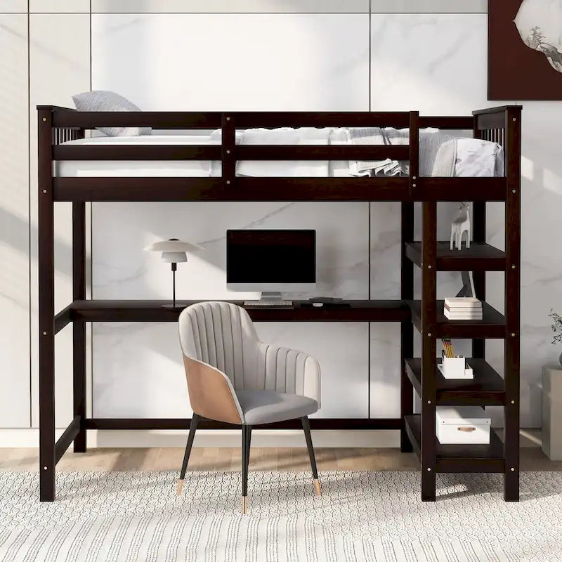 Lit mezzanine en pin, taille jumeau, avec étagères de rangement et bureau intégré.