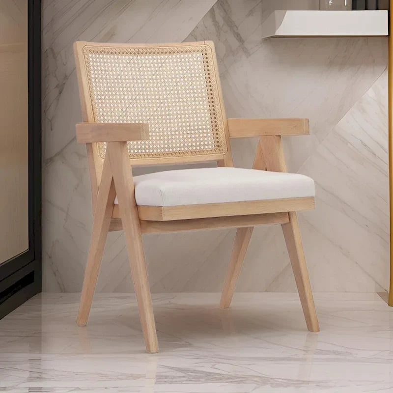 Fauteuil Isha 61 cm, dossier en canne, velours blanc cassé, cadre en bois marron