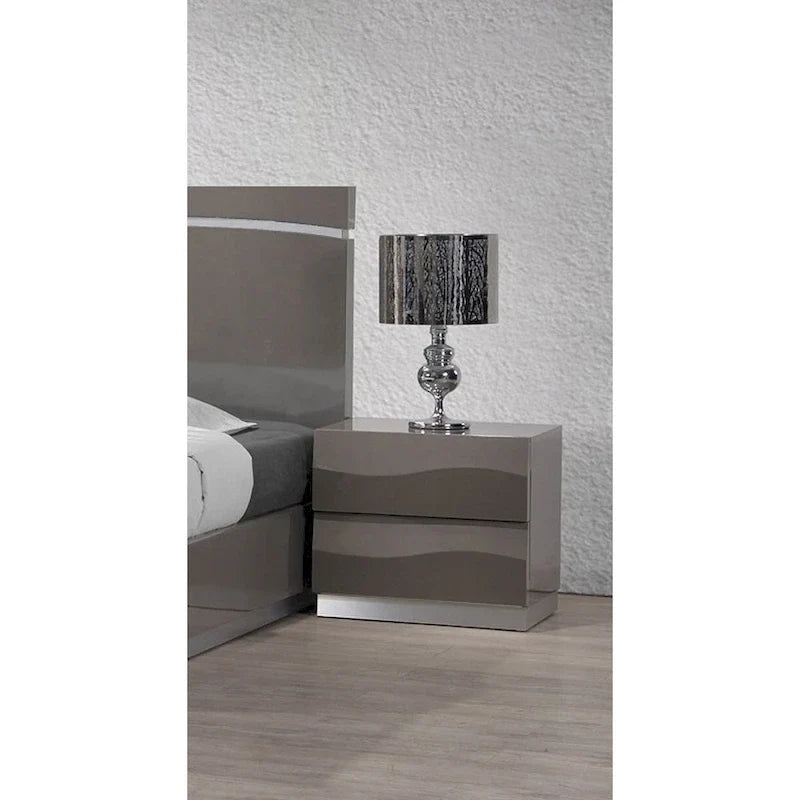 Chambre à coucher 4 pièces king-size gris brillant Devlin Somette